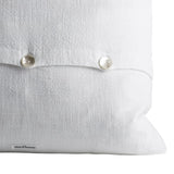 Kudde med knappar vit - Olson Möbler i Åkersberga
